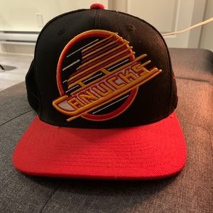 Canucks snap back